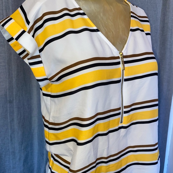 Express striped zip front Short Sleeveblouse - Picture 3 of 10